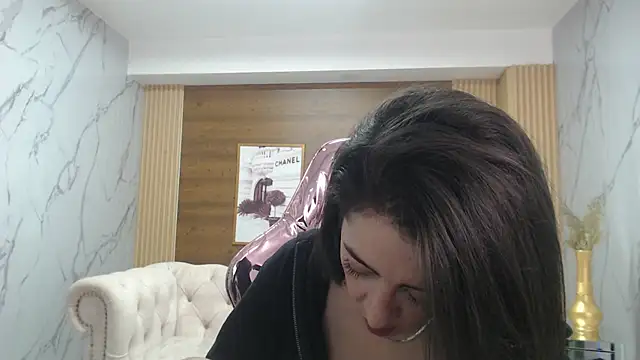 Snapshot of sara_lopez_s chatting on 03-31-26, 01:35 sara lopez s online show from 03-31-26, 01:35