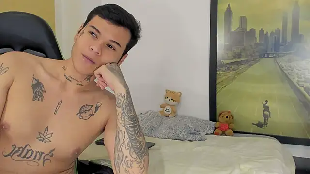 Snapshot of rosse_dredd chatting on 01-17-26, 04:27 rosse dredd online show from 01-17-26, 04:27