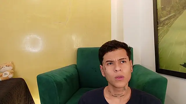 Snapshot of rosse_dredd chatting on 02-26-26, 03:28 rosse dredd online show from 02-26-26, 03:28