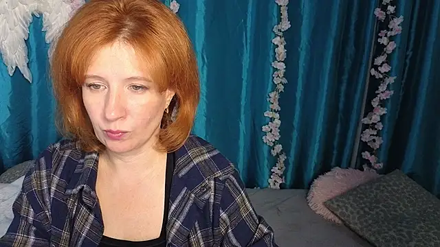 Snapshot of Elannaria chatting on 10-12-25, 05:58 Elannaria online show from 10-12-25, 05:58