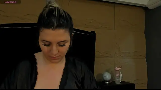 Snapshot of SophiaDior_ chatting on 10-07-25, 12:17 SophiaDior online show from 10-07-25, 12:17