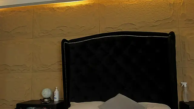 Snapshot of SophiaDior_ chatting on 09-15-25, 12:38 SophiaDior online show from 09-15-25, 12:38