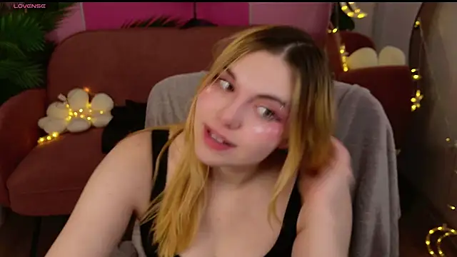 Evie Vall online show from 12-21-25, 05:14