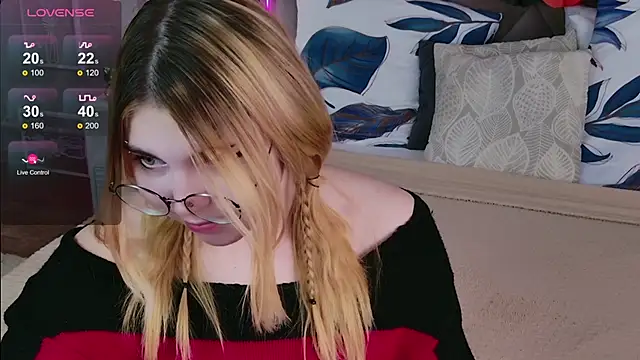 Evie Vall online show from 11-07-25, 03:27