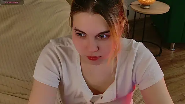 Evie Vall online show from 11-30-25, 05:25