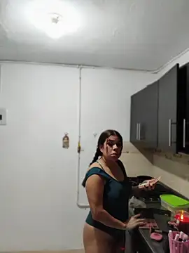 Snapshot of GabyMontenegro chatting on 05-18-26, 10:09 GabyMontenegro online show from 05-18-26, 10:09