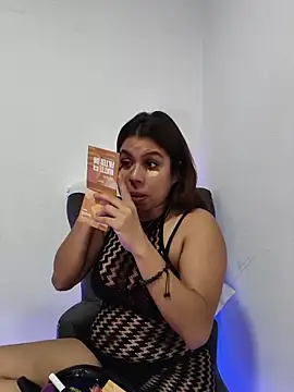 Snapshot of GabyMontenegro chatting on 02-17-26, 01:19 GabyMontenegro online show from 02-17-26, 01:19