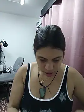 Snapshot of GabyMontenegro chatting on 02-15-26, 07:02 GabyMontenegro online show from 02-15-26, 07:02