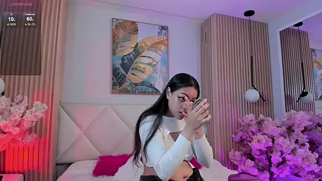 Mila Hank  online show from 03-30-26, 12:17