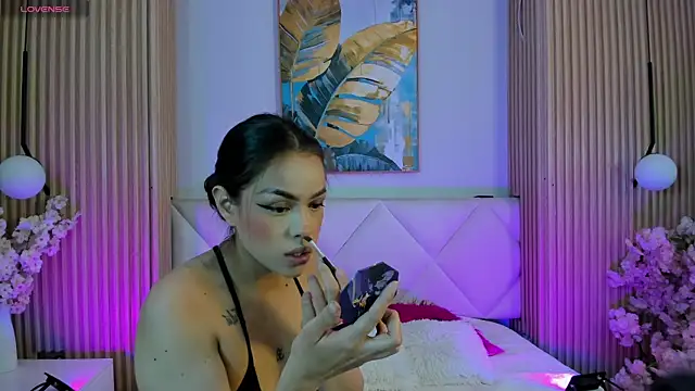 Mila Hank  online show from 04-13-26, 12:09