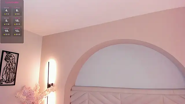 Mila Hank  online show from 04-15-26, 12:21