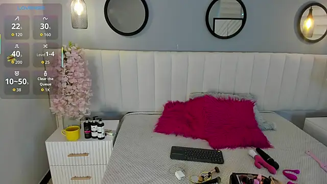 Mila Hank  online show from 10-17-25, 12:51