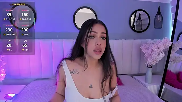 Mila Hank  online show from 11-16-25, 12:43