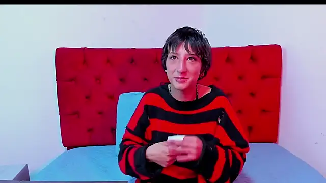 IsabelCortezz online show from 10-22-25, 11:42