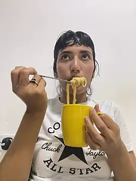 Amberdecolombia online show from 02-23-26, 04:25