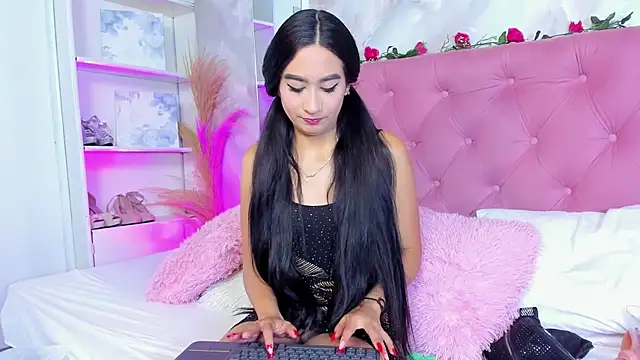 Nicolqueen  online show from 10-06-25, 11:55