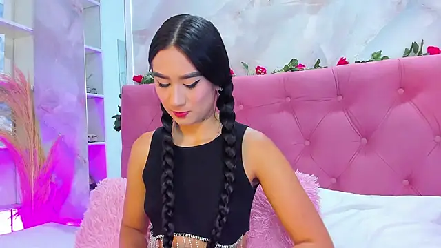 Nicolqueen  online show from 11-06-25, 11:14