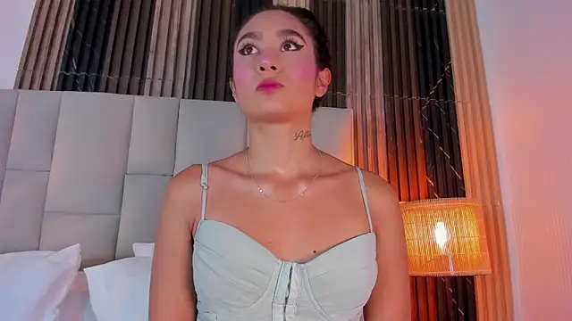 Nicolqueen  online show from 04-02-26, 12:12