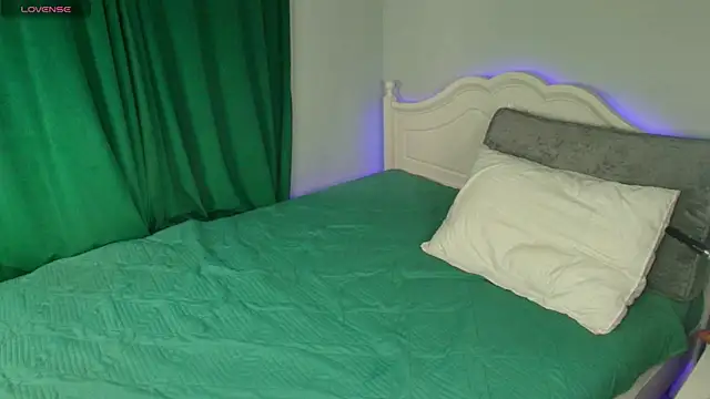 katerine Monroe online show from 10-19-25, 07:22