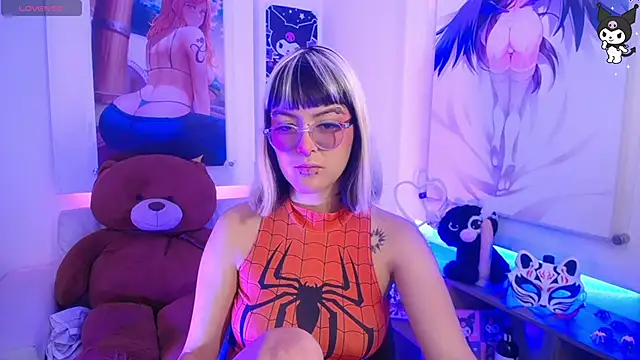 Snapshot of lil_candy77 chatting on 10-21-25, 12:04 lil candy77 online show from 10-21-25, 12:04