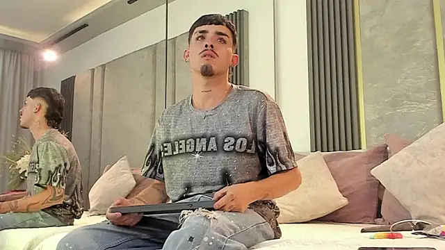 NikoStone  online show from 04-17-26, 05:43