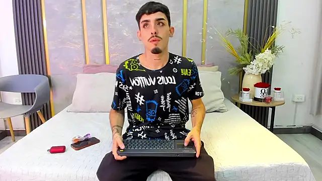 NikoStone  online show from 10-24-25, 04:22