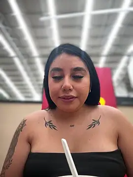 Sophie Dreamss online show from 10-27-25, 07:48