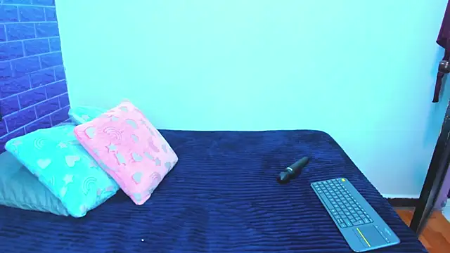 Cora 222 online show from 12-14-25, 12:11