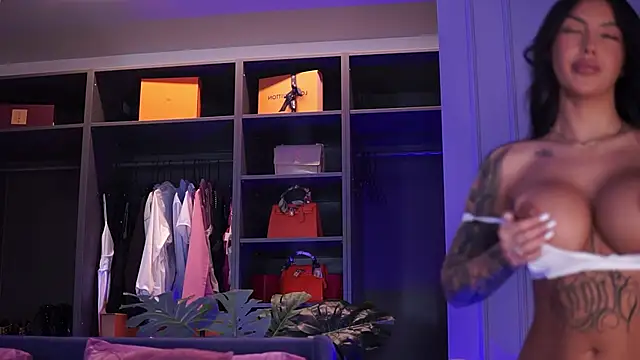 AishaaDevoe online show from 09-12-25, 03:34