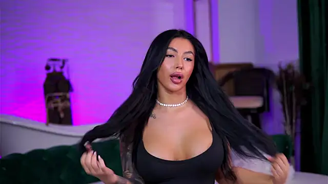 AishaaDevoe online show from 11-20-25, 07:36