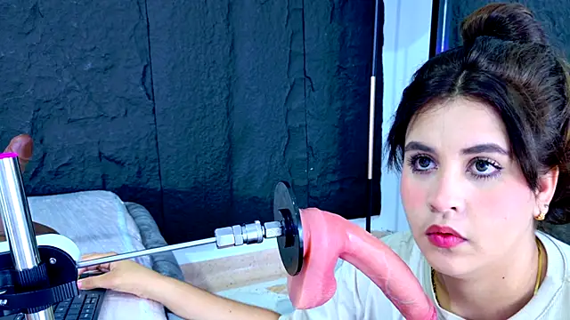 LizzyOlsen online show from 06-17-26, 04:23