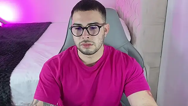 Snapshot of baby_mateo chatting on 05-25-26, 02:22 baby mateo online show from 05-25-26, 02:22