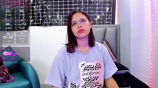 Sofia villareal online show from 11-23-25, 12:37