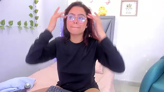 Sofia villareal online show from 02-13-26, 01:00