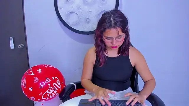 Sofia villareal online show from 02-15-26, 01:10