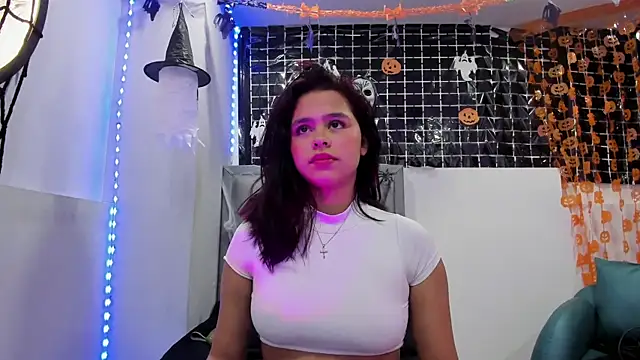 Sofia villareal online show from 10-17-25, 12:29