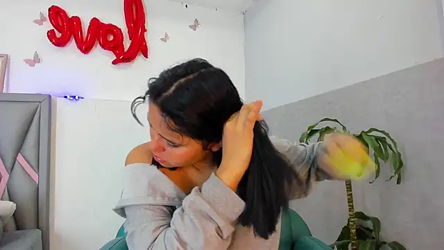 Sofia villareal online show from 03-02-26, 01:07