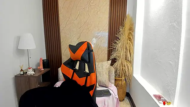 Thais kim online show from 11-12-25, 04:11