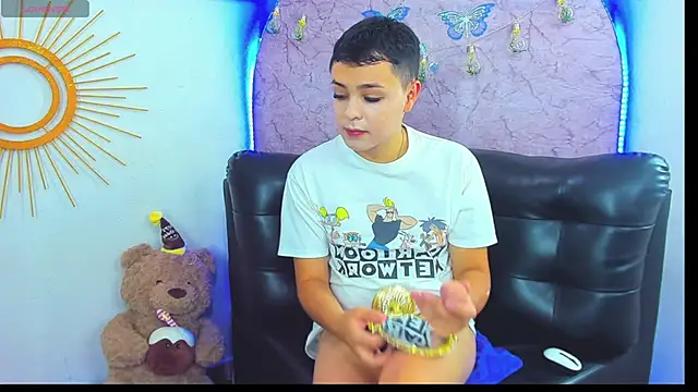 christopher Hot online show from 04-21-26, 07:42