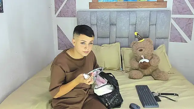 Snapshot of christopher_Hot chatting on 07-16-26, 02:08 christopher Hot online show from 07-16-26, 02:08
