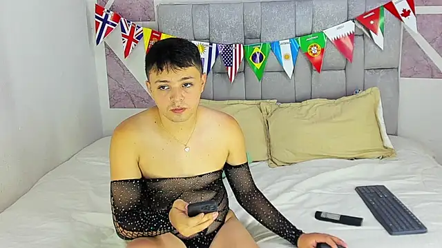 Snapshot of christopher_Hot chatting on 07-07-26, 04:10 christopher Hot online show from 07-07-26, 04:10