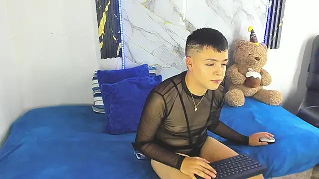christopher Hot online show from 06-06-26, 08:58