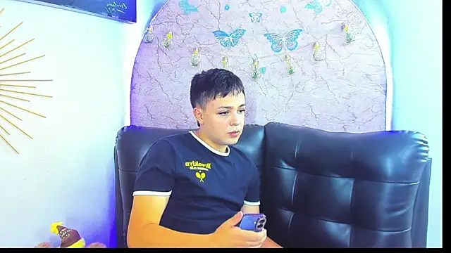 christopher Hot online show from 04-21-26, 03:46