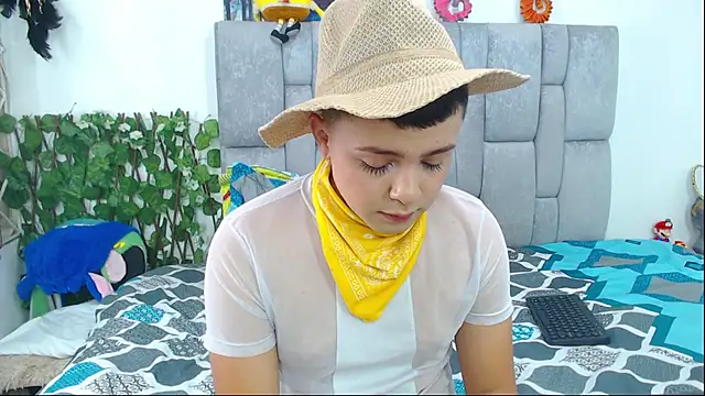 christopher Hot online show from 10-02-25, 06:44