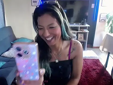 Snapshot of ScarletSizzling chatting on 09-25-25, 01:06 ScarletSizzling online show from 09-25-25, 01:06