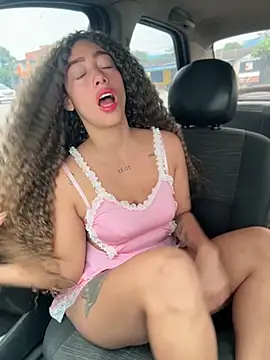 roxyrougee online show from 06-18-26, 01:38