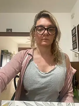 Snapshot of na1801 chatting on 11-07-25, 02:32 na1801 online show from 11-07-25, 02:32