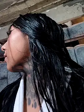 Snapshot of missashlyrosette chatting on 11-05-25, 04:04 missashlyrosette online show from 11-05-25, 04:04