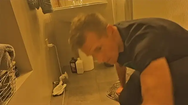 DILFiGuess11 online show from 10-23-25, 02:21