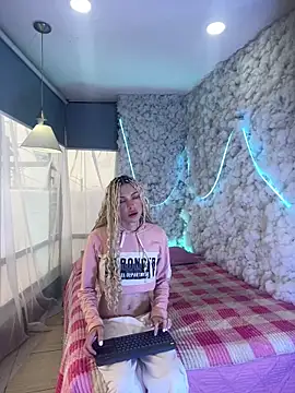 Snapshot of Aaron_Fordd chatting on 02-12-26, 12:49 Aaron Fordd online show from 02-12-26, 12:49